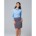 Hellblau - Close up - Russell Collection Easy Care Oxford Bluse, Langarm