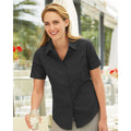 Schwarz - Pack Shot - Russell Collection Easy Care Oxford Bluse, Kurzarm