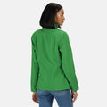 Neongrün-Schwarz - Side - Regatta Damen Softshell-Jacke Ablaze, bedruckbar