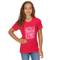 Pinker Trank - Close up - Regatta - "Bosley VI" T-Shirt für Kinder