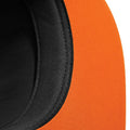 Schwarz-Orange - Close up - Beechfield Unisex 5 Panel Kontrast Snapback Kappe
