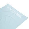 Pool Blau - Close up - Trespass Soggy Mikrofaser-Handtuch, anti bakteriell